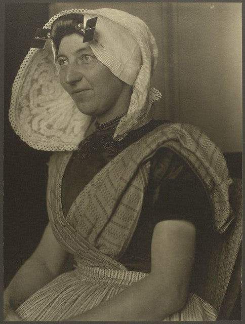 'Not Alien' Wall Tapestry (Dutch Immigrant, Ellis Island, ca. 1906-1914) Red | Alien Nation™